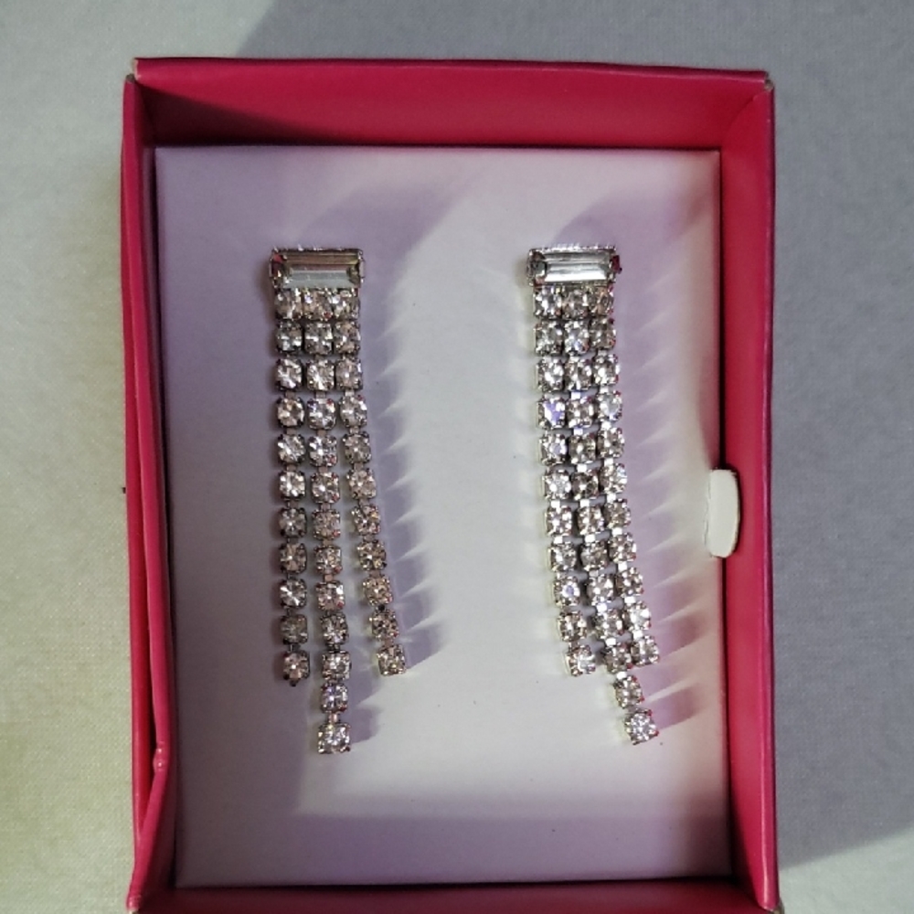 Elegant Silver Crystal Drop Earrings